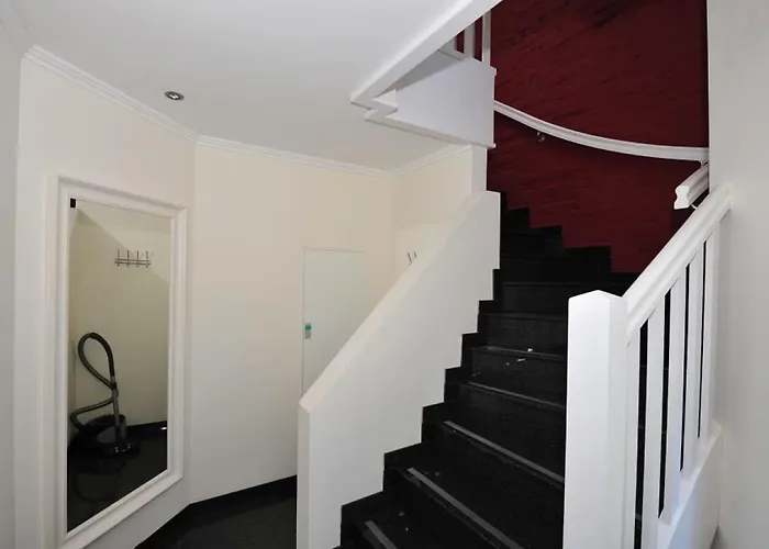 公寓 Burg Roland 06 *
